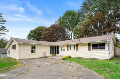 17 Heather Dr 1