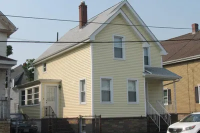 76 Bay St