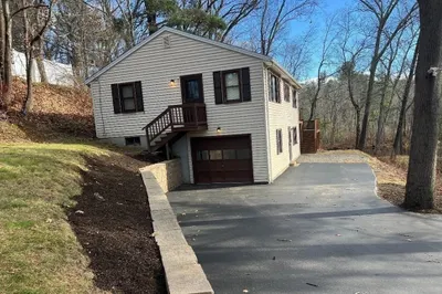 19 Hilltop St 1