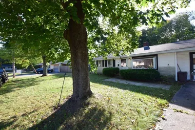 31 Pontiac Rd