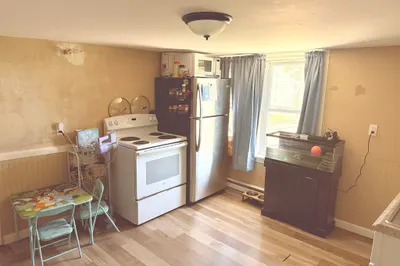31 Prospect St #2L 1