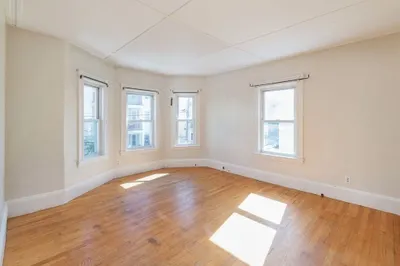 40 Montfern Ave #2