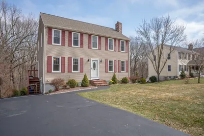 98 Laurelwood Drive 1