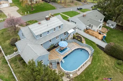 20 Laurence Dr