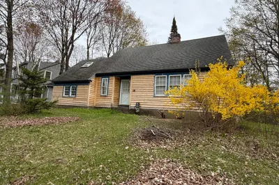19 Upland Rd 1