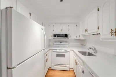 357 Commercial St #219