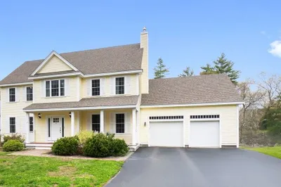 37 Oak Ledge Cir