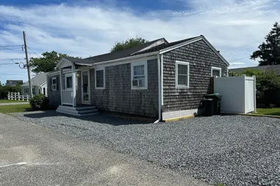 30 Roosevelt Rd 1