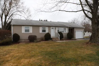 738 Barry St 1