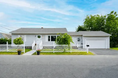 5 Meriline Ave