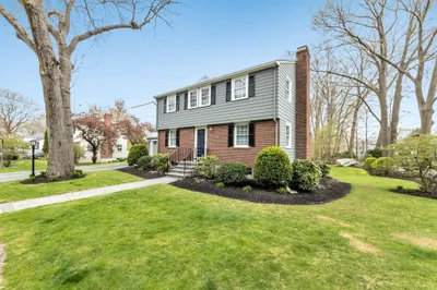 140 Colwell Dr 1
