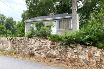 42 Lake View Rd 1