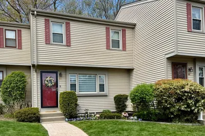 152 E Bacon St #C2 1