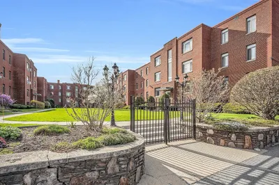 16 Ashland St #1L 1
