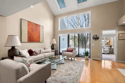 5 Pickwick Way #5