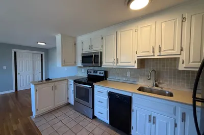 224 School St #10