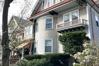 9 Willis St #3