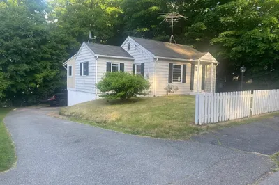 392 Pleasant St