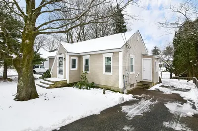 453 Oak St 1