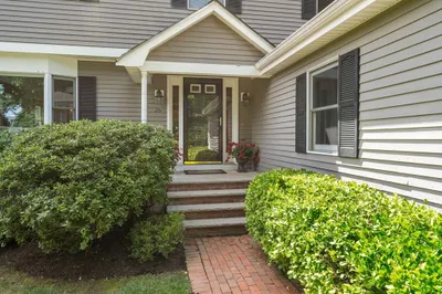 26 South Woodside Ave 1