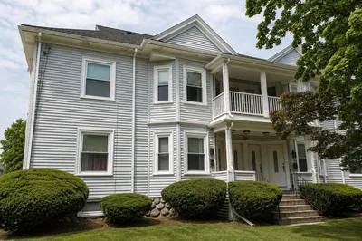 215 Ash St #3 1