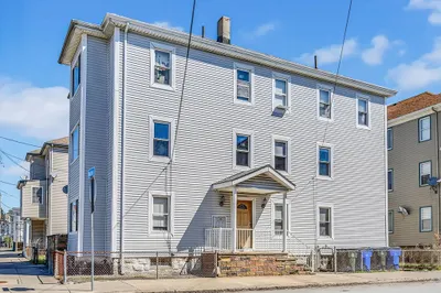 174 Montaup St 1