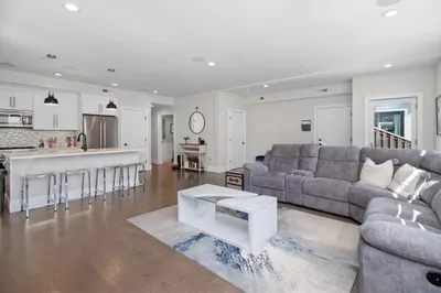 2 Elm St #3A