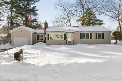25 Pine Ridge Dr