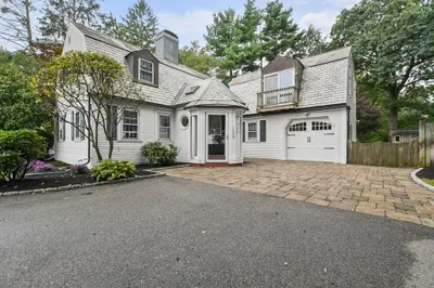 152 Hutchinson Rd 1
