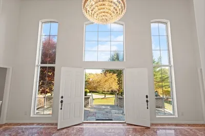 74 Eisenhower Dr 1