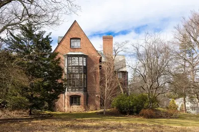 8 Holly Road 1
