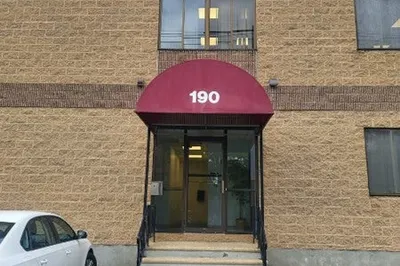 190 Front St 1