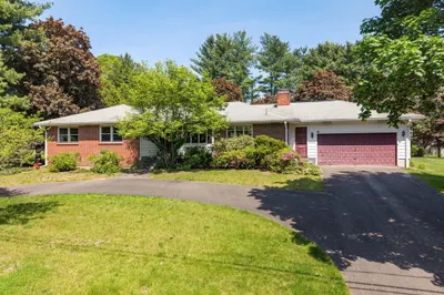 19 Williston Dr 1