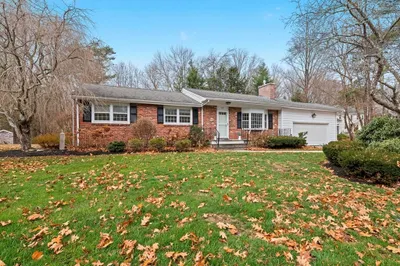 89 Windsor Ave 1
