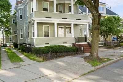 26 Pennsylvania Ave #26