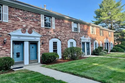 504 Windsor Drive #504 1