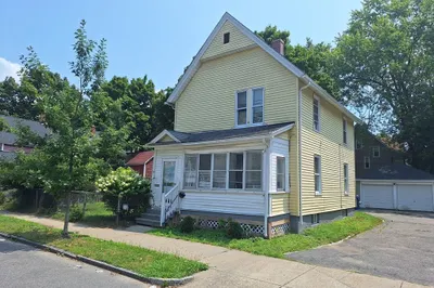 54 Keith St 1