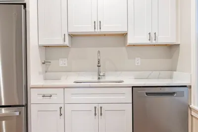 15 Van Winkle St #2