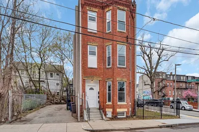 31-33 Alexander St