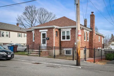 23 Irving St 1