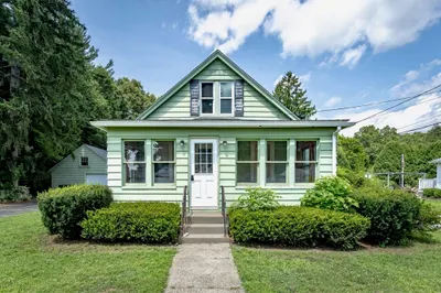 94 Holyoke Road 1