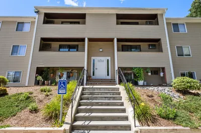 117 Quaker Hwy #32