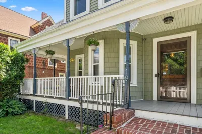 18 Mill St