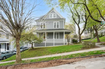 14 Circuit Ave E Ave 1