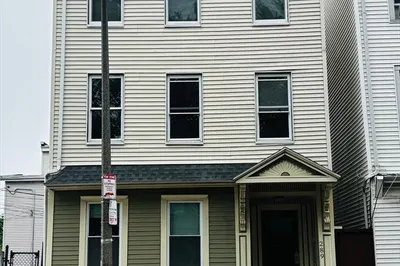 289 Chelsea St #1