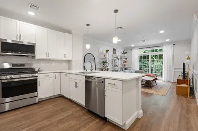 320 Middlesex Ave #C206