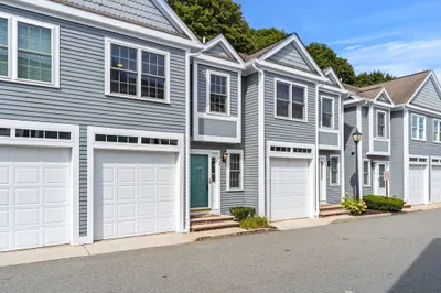 201 Main St #2 1