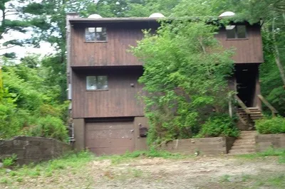59 Foster Center Rd