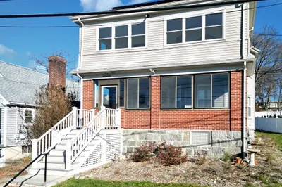 90 Cass St #2