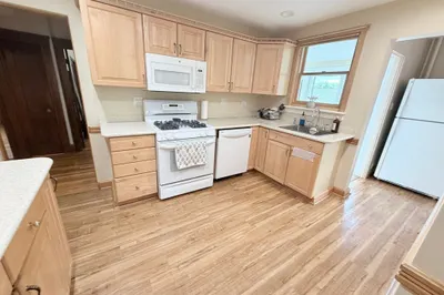 48 Trapelo St #2 1